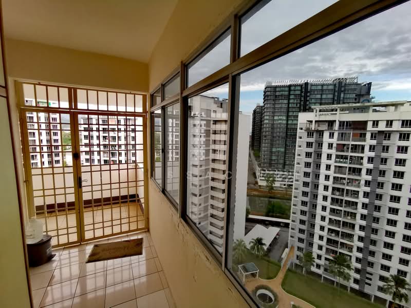 Kondominium untuk Disewa di Putra Place Condominium - Cy Issac Lee - Balcony - PropertyGuru.com.my