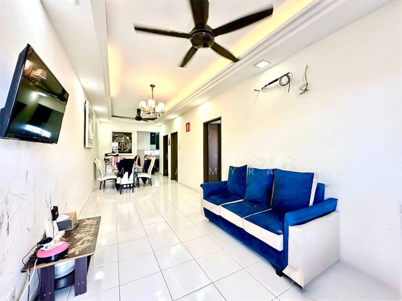 Rumah Teres untuk Dijual di Bandar Putera 2 (Klang) - Maya Myra - Living Room - PropertyGuru.com.my