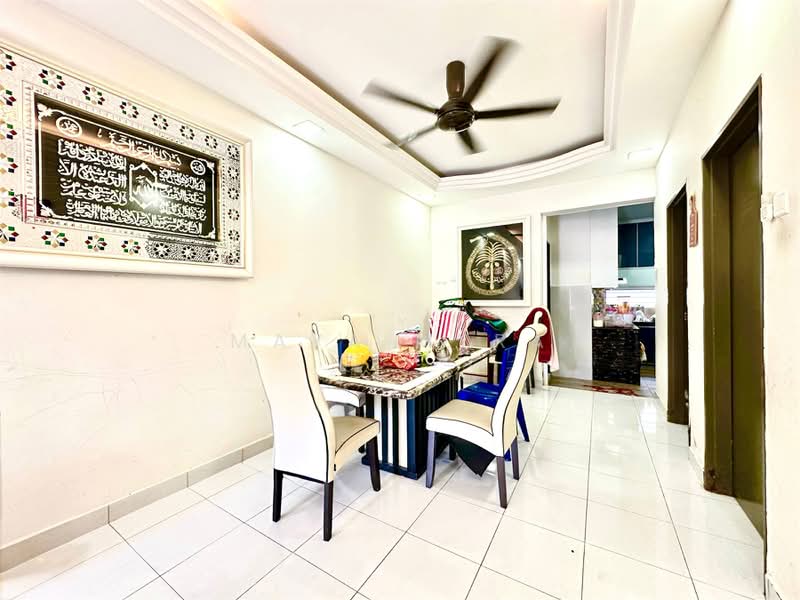 Rumah Teres untuk Dijual di Bandar Putera 2 (Klang) - Maya Myra - Dining Room - PropertyGuru.com.my