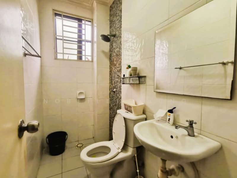 Rumah Teres 2-Tingkat untuk Dijual di Putra Avenue (Subang Jaya) - Nobeille Chung - Bathroom - PropertyGuru.com.my