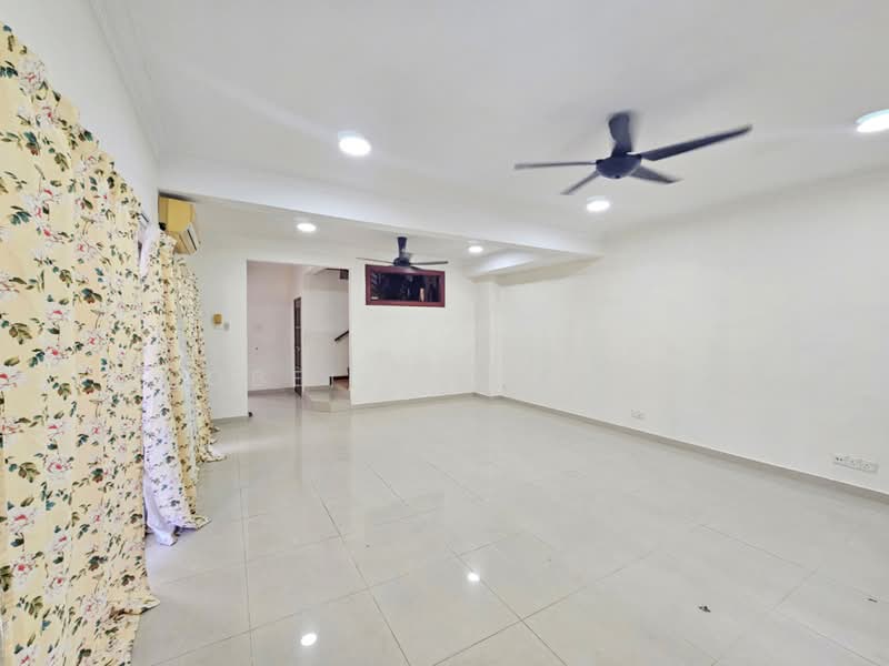 2-storey Terraced House for Sale in Putra Heights (Subang Jaya) - Nobeille Chung - Living Room - PropertyGuru.com.my