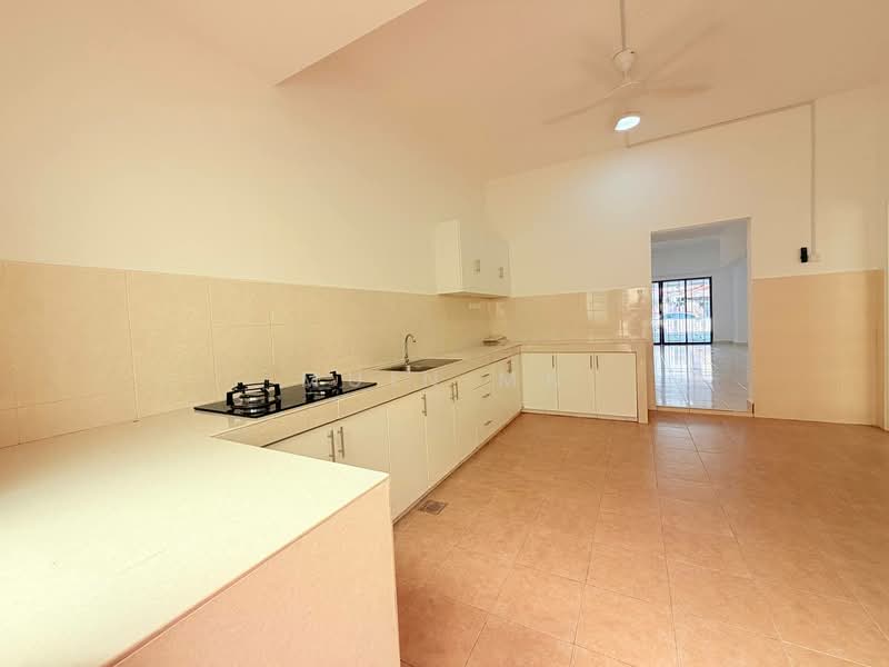 2-storey Terraced House for Sale in Glenmarie (Selangor) - Muin Mn - Kitchen - PropertyGuru.com.my