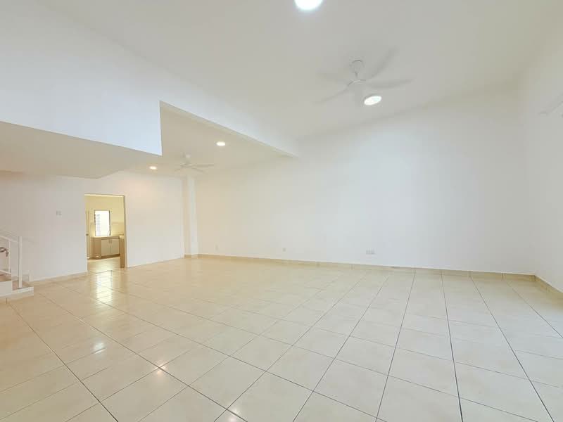 2-storey Terraced House for Sale in Glenmarie (Selangor) - Muin Mn - Living Room - PropertyGuru.com.my