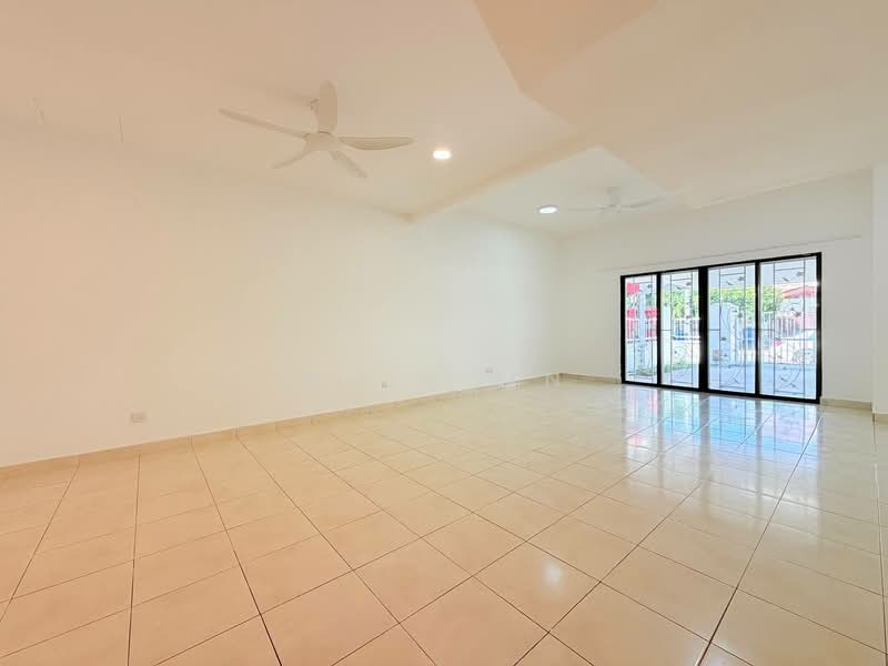 2-storey Terraced House for Sale in Glenmarie (Selangor) - Muin Mn - Living Room - PropertyGuru.com.my