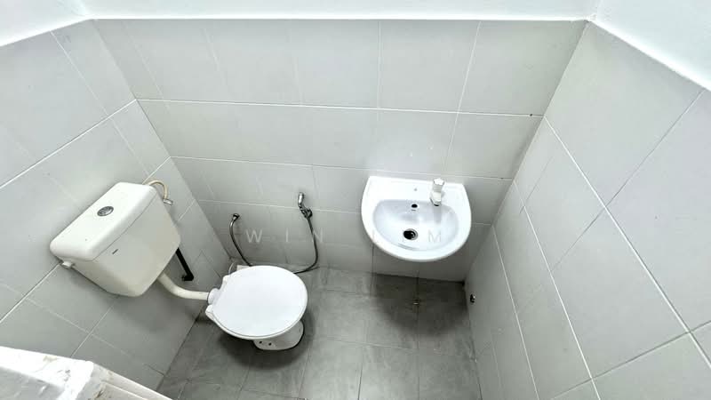 Rumah Teres 2-Tingkat untuk Dijual di Taman Daiman Jaya (Kota Tinggi) - Win Lim - Bathroom - PropertyGuru.com.my