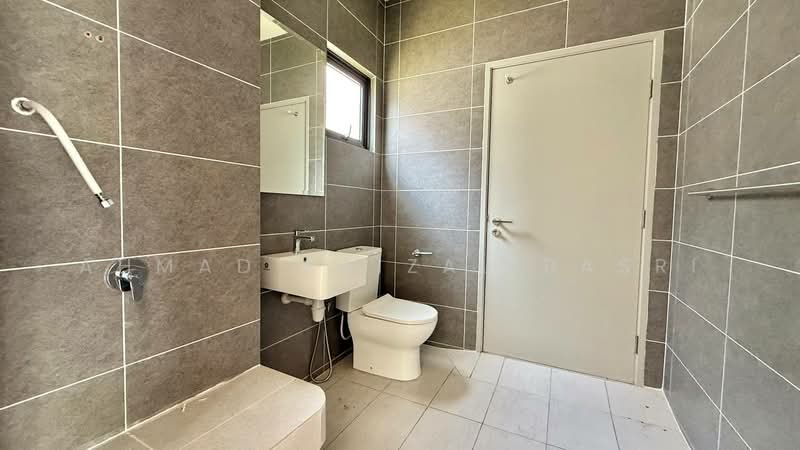 Rumah Berkembar untuk Dijual di Cyber 10 (Cyberjaya) - Ahmad Faizal Basri - Bathroom - PropertyGuru.com.my