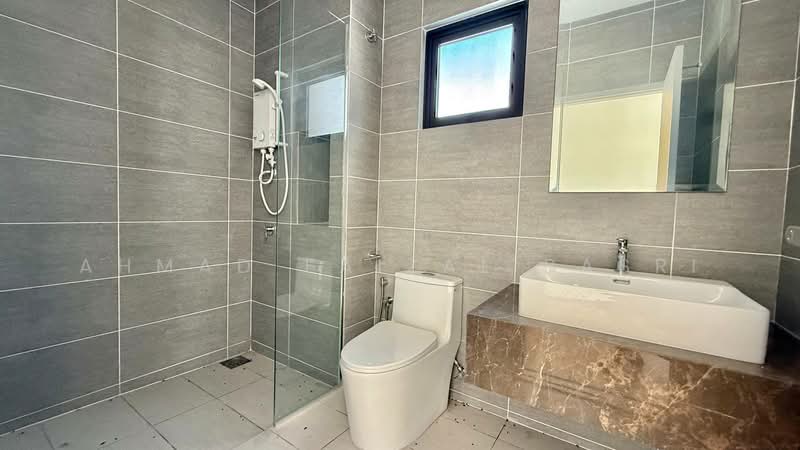 Rumah Berkembar untuk Dijual di Cyber 10 (Cyberjaya) - Ahmad Faizal Basri - Bathroom - PropertyGuru.com.my