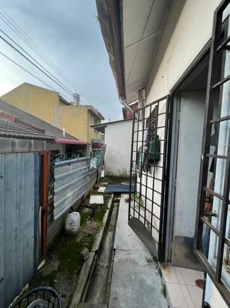 1-storey Terraced House for Sale in Taman Pelangi (Rawang) - Tom Yip - Exterior - PropertyGuru.com.my
