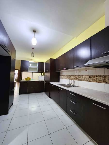 3-storey Terraced House for Sale in Lake Fields (Sungai Besi) - Suki Tan - Kitchen - PropertyGuru.com.my