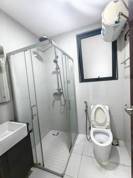 Kondominium untuk Dijual di Amberside @ Country Garden Danga Bay - Ee Fong Toh - Bathroom - PropertyGuru.com.my
