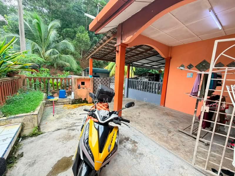 1-storey Terraced House for Sale in Taman Pelangi (Rawang) - Tom Yip - Exterior - PropertyGuru.com.my