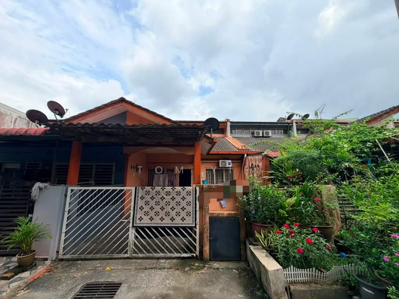 1-storey Terraced House for Sale in Taman Pelangi (Rawang) - Tom Yip - Exterior - PropertyGuru.com.my