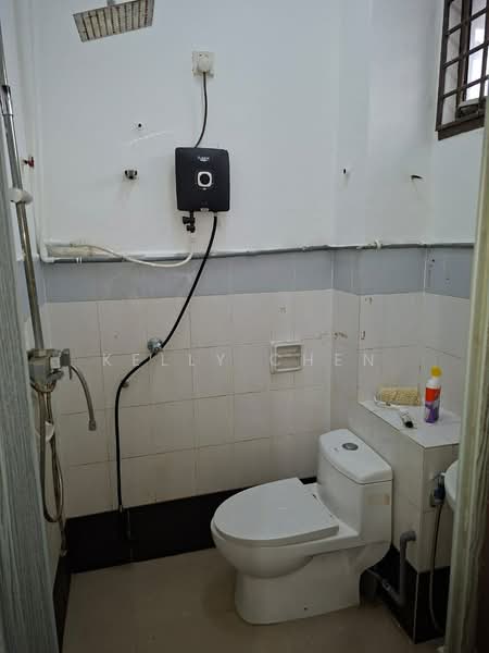 Rumah Teres 2-Tingkat untuk Disewa di Permas Jaya (Johor Bahru) - Kelly Chen - Bathroom - PropertyGuru.com.my
