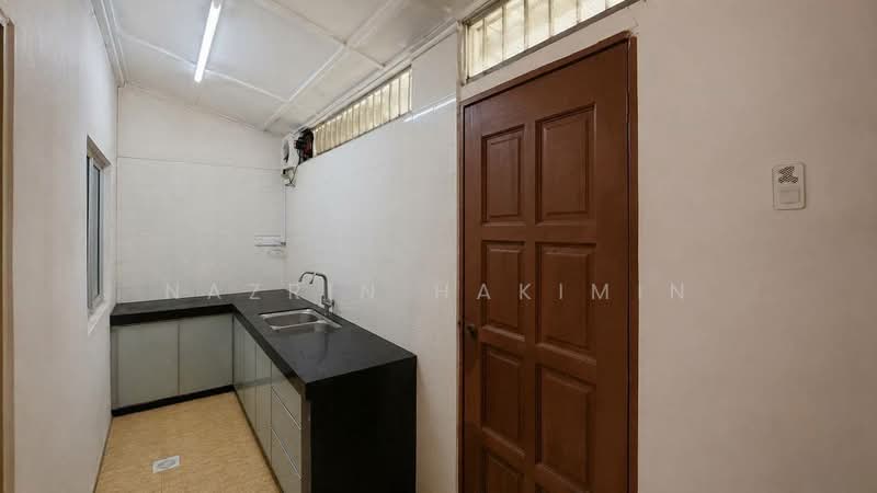 Rumah Teres 1-Tingkat untuk Dijual di Seksyen 29 (Shah Alam) - Nazrin Hakimin - Kitchen - PropertyGuru.com.my