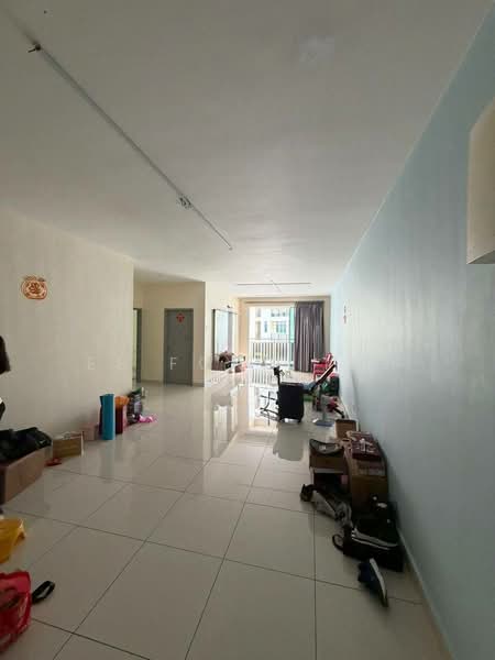 Kediaman Servis untuk Dijual di KSL Residence @ Daya - Ee Fong Toh - Living Room - PropertyGuru.com.my