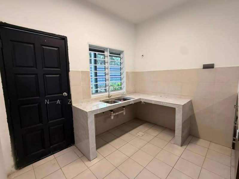 Rumah Teres untuk Dijual di Sungai Buloh (Selangor) - Nazrin Hakimin - Kitchen - PropertyGuru.com.my