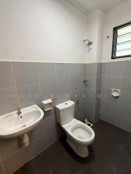 Rumah Teres untuk Dijual di Sungai Buloh (Selangor) - Nazrin Hakimin - Bathroom - PropertyGuru.com.my