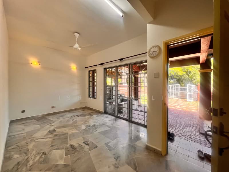 Rumah Teres 2-Tingkat untuk Dijual di Usj 22 (Subang Jaya) - Ishak Ramli - Living Room - PropertyGuru.com.my
