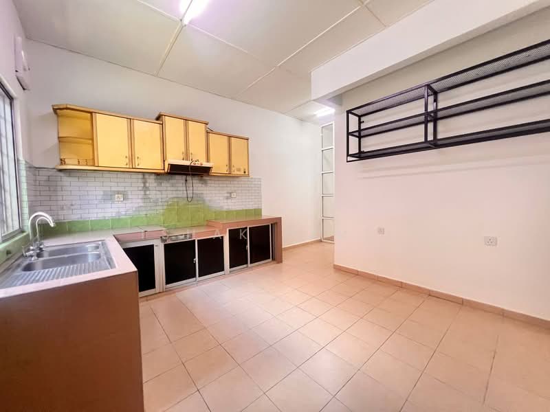 Rumah Teres 2-Tingkat untuk Dijual di Usj 22 (Subang Jaya) - Ishak Ramli - Kitchen - PropertyGuru.com.my
