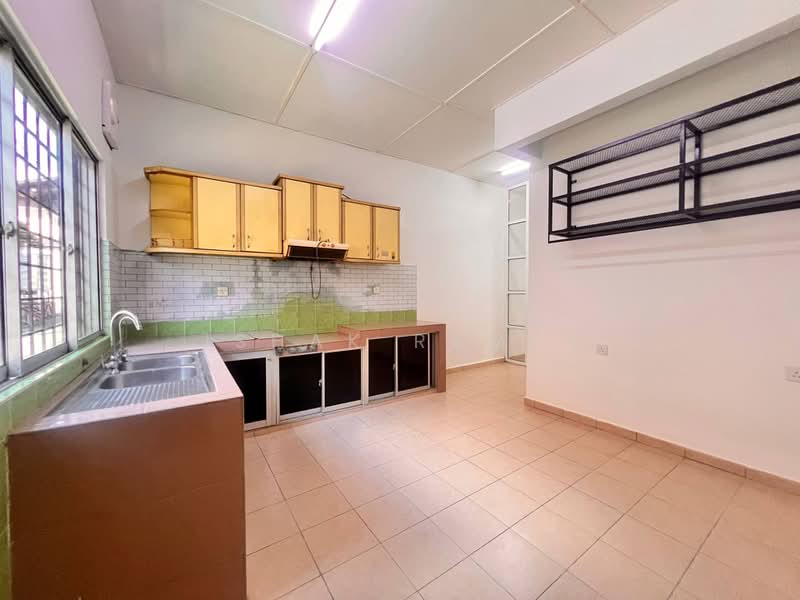 Rumah Teres 2-Tingkat untuk Dijual di Usj 22 (Subang Jaya) - Ishak Ramli - Kitchen - PropertyGuru.com.my