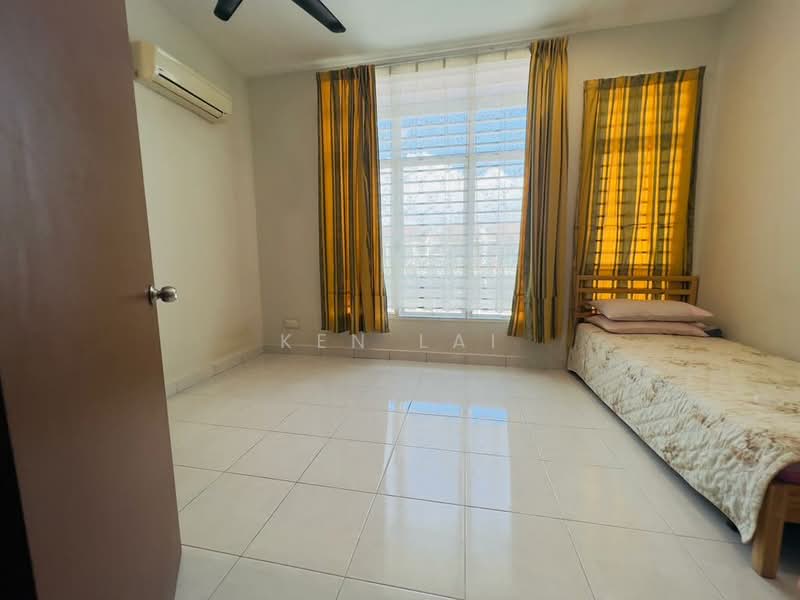 1.5-storey Terraced House for Sale in Saujana Utama (Selangor) - Ken Lai - Bedroom - PropertyGuru.com.my