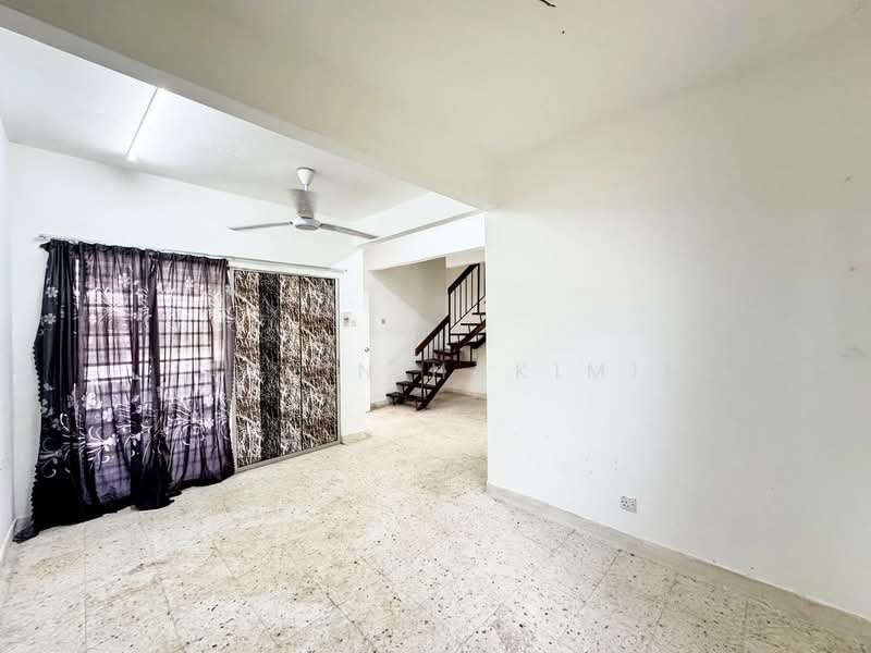 Terraced House for Sale in Bukit Sentosa (Rawang) - Nazrin Hakimin - Living Room - PropertyGuru.com.my