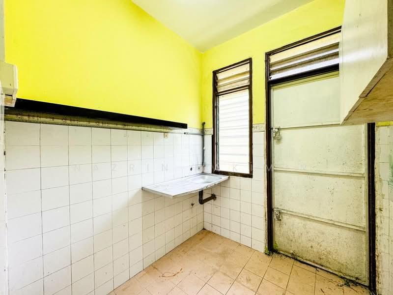 Terraced House for Sale in Bukit Sentosa (Rawang) - Nazrin Hakimin - Kitchen - PropertyGuru.com.my