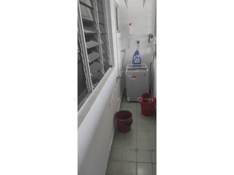 Kondominium untuk Dijual di N-Park Condominium - Sam Yeoh - Balcony - PropertyGuru.com.my