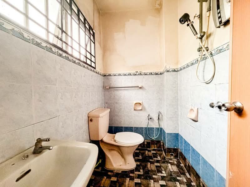 Terraced House for Sale in Templer Heritage (Rawang) - Nazrin Hakimin - Bathroom - PropertyGuru.com.my