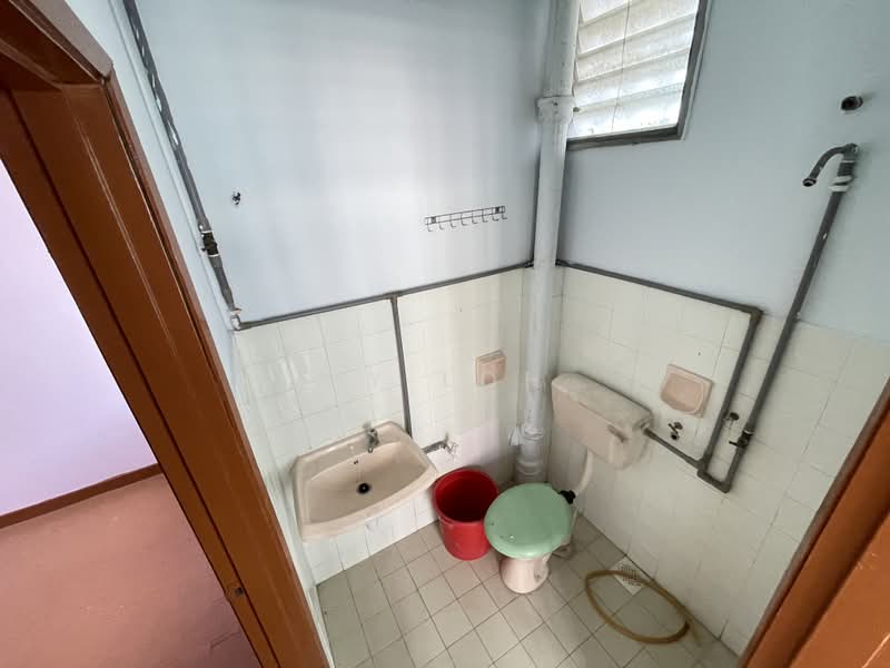 2-storey Terraced House for Sale in Bandar Baru Selayang (Selayang) - MY Loh - Bathroom - PropertyGuru.com.my