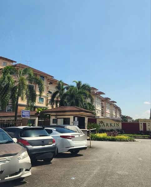 Pangsapuri untuk Disewa di Larkin Residence (Phase One) - Kelly Chen - Exterior - PropertyGuru.com.my