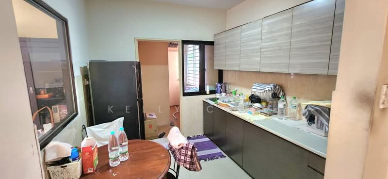 Pangsapuri untuk Disewa di Larkin Residence (Phase One) - Kelly Chen - Kitchen - PropertyGuru.com.my