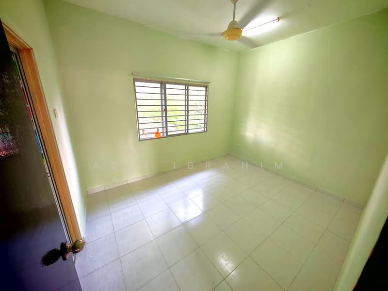 Semi-Detached House for Sale in Taman Sri Tanjung (Semenyih) - Azli Ibrahim - Interior - PropertyGuru.com.my