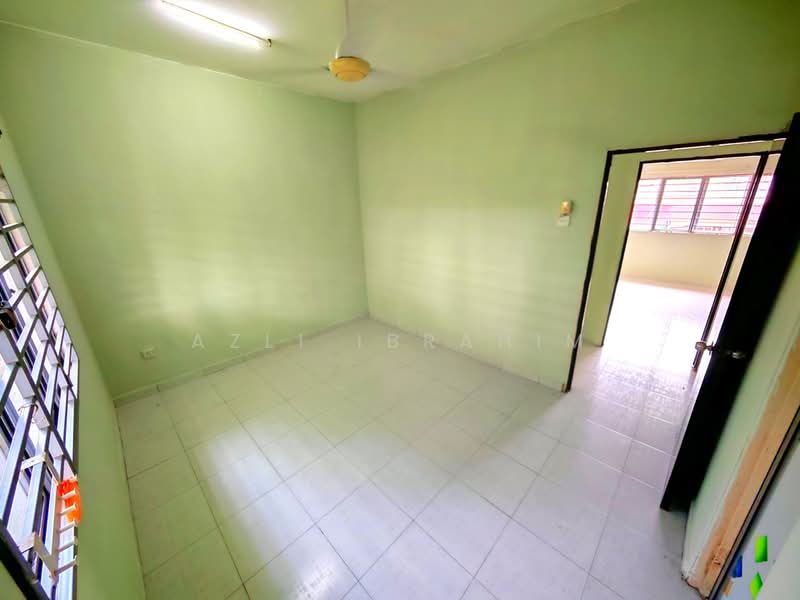 Semi-Detached House for Sale in Taman Sri Tanjung (Semenyih) - Azli Ibrahim - Interior - PropertyGuru.com.my