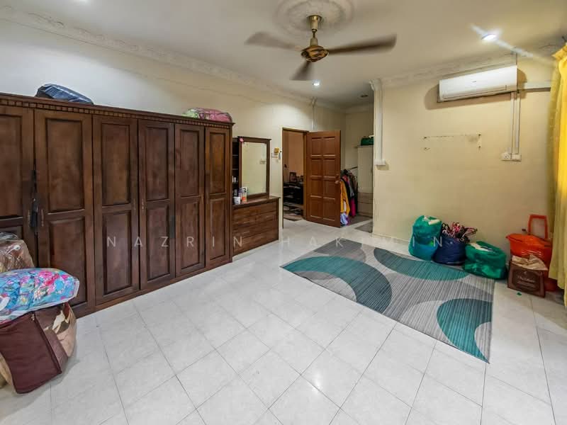 Terraced House for Sale in Bandar Baru Nilai (Nilai) - Nazrin Hakimin - Bedroom - PropertyGuru.com.my