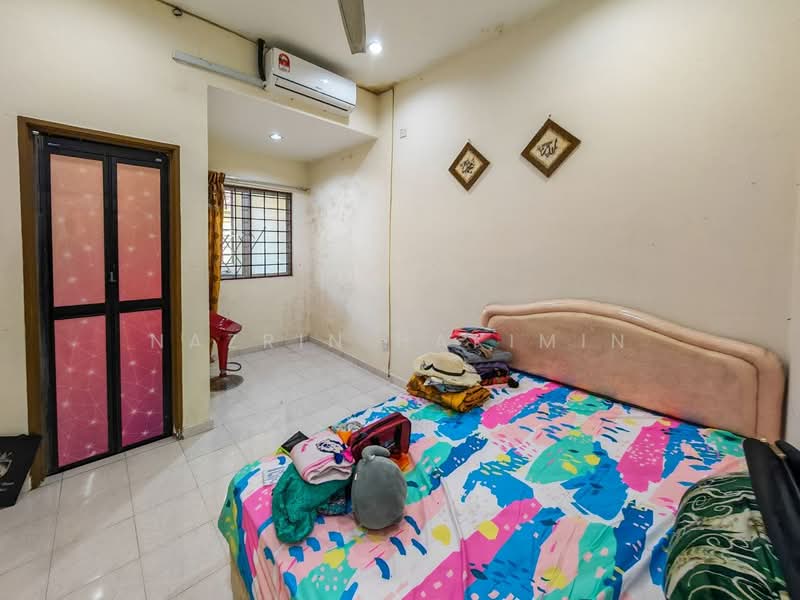Terraced House for Sale in Bandar Baru Nilai (Nilai) - Nazrin Hakimin - Bedroom - PropertyGuru.com.my