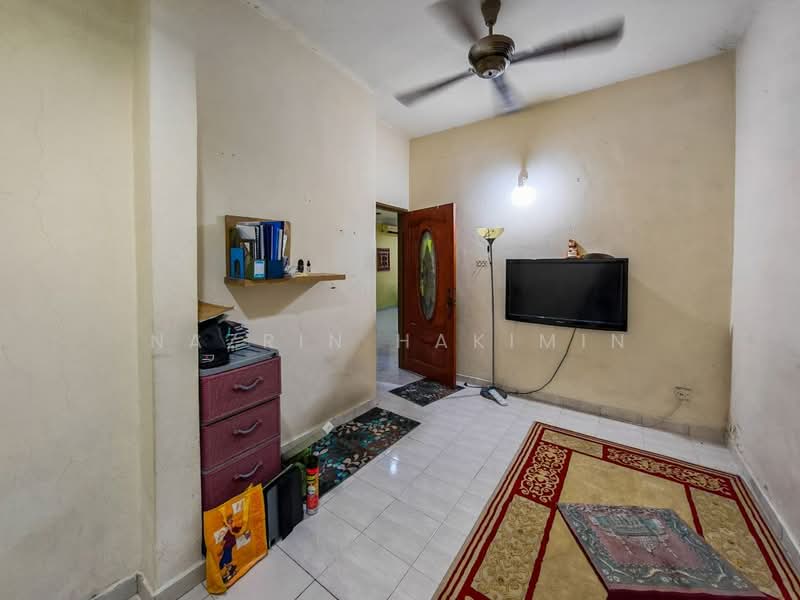Terraced House for Sale in Bandar Baru Nilai (Nilai) - Nazrin Hakimin - Living Room - PropertyGuru.com.my