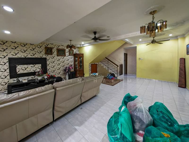 Terraced House for Sale in Bandar Baru Nilai (Nilai) - Nazrin Hakimin - Living Room - PropertyGuru.com.my