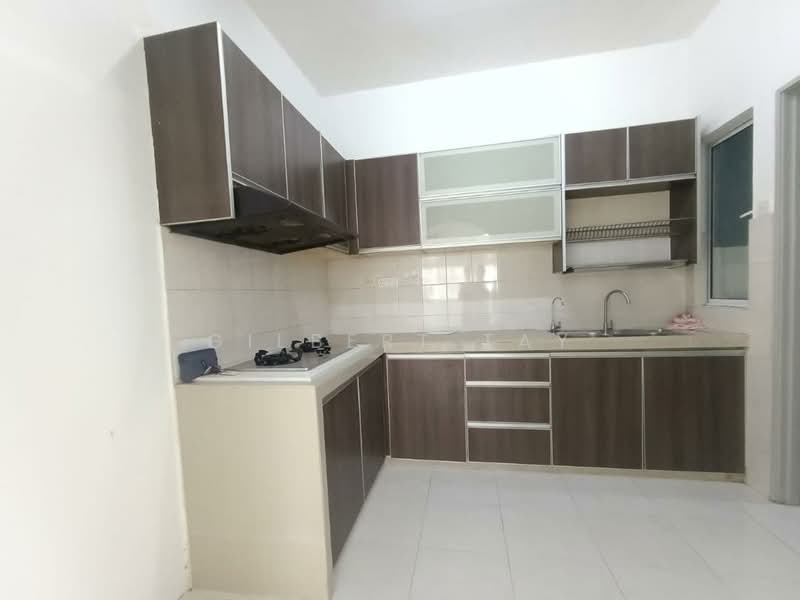 Kediaman Servis untuk Dijual di Koi Kinrara - Gilbert Tay - Kitchen - PropertyGuru.com.my
