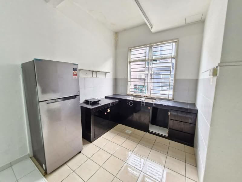 Rumah Teres 2-Tingkat untuk Dijual di Taman Desa Tebrau (Tebrau) - Kelly Chen - Kitchen - PropertyGuru.com.my