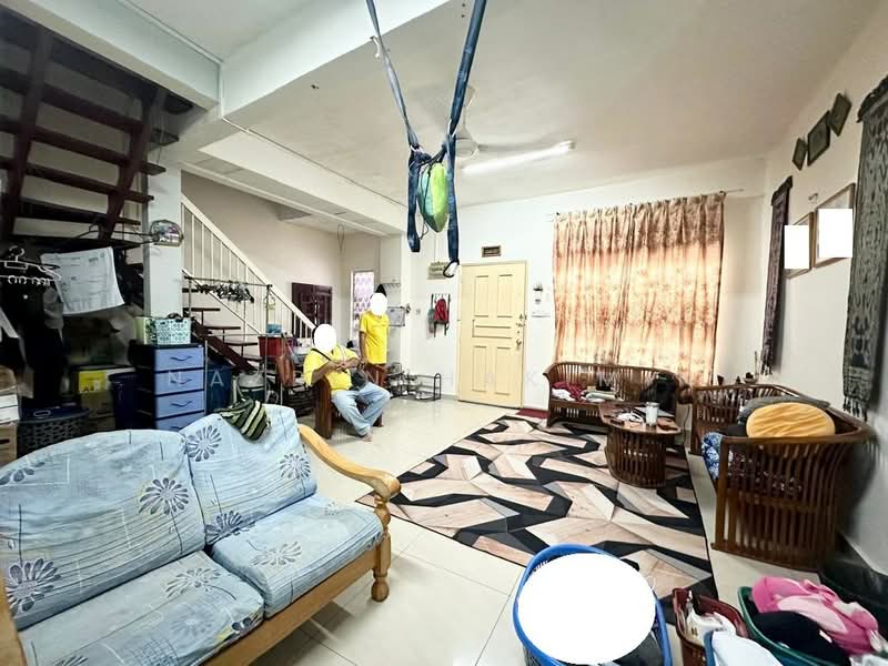 Rumah Teres untuk Dijual di Bandar Tasik Puteri (Rawang) - Nazrin Hakimin - Living Room - PropertyGuru.com.my