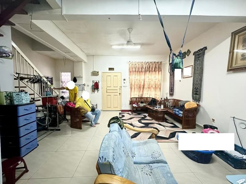 Rumah Teres untuk Dijual di Bandar Tasik Puteri (Rawang) - Nazrin Hakimin - Living Room - PropertyGuru.com.my