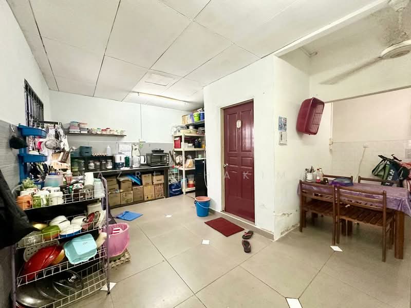 Rumah Teres untuk Dijual di Bandar Tasik Puteri (Rawang) - Nazrin Hakimin - Kitchen - PropertyGuru.com.my