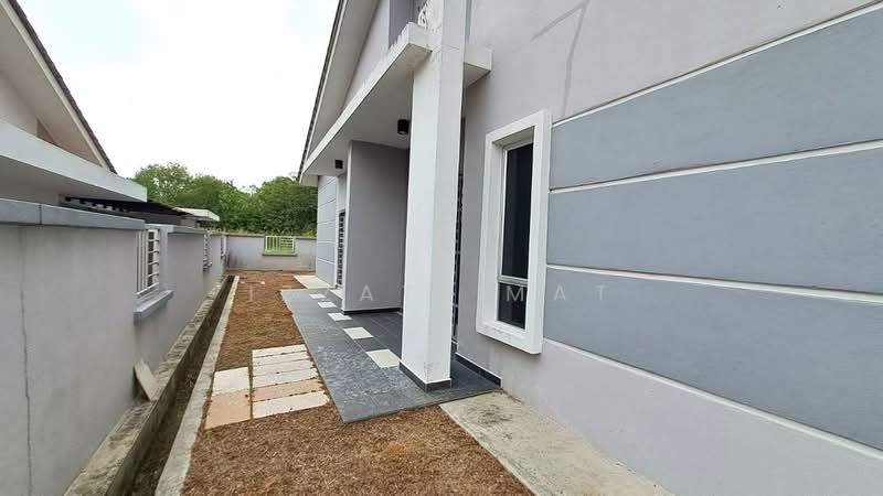 Semi-Detached House for Sale in Seremban (Negeri Sembilan) - Izzati Mat - Exterior - PropertyGuru.com.my