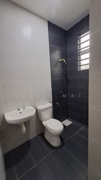 Semi-Detached House for Sale in Seremban (Negeri Sembilan) - Izzati Mat - Bathroom - PropertyGuru.com.my