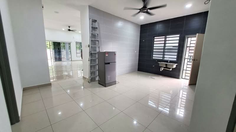 Semi-Detached House for Sale in Seremban (Negeri Sembilan) - Izzati Mat - Kitchen - PropertyGuru.com.my