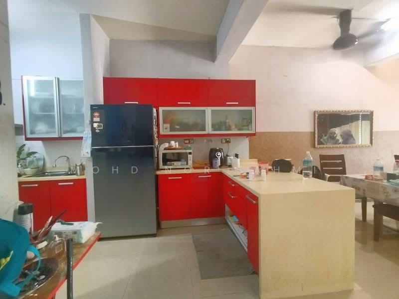 2-storey Terraced House for Sale in Bandar Putra Permai (Seri Kembangan) - Mohd Nor Fahmi - Kitchen - PropertyGuru.com.my