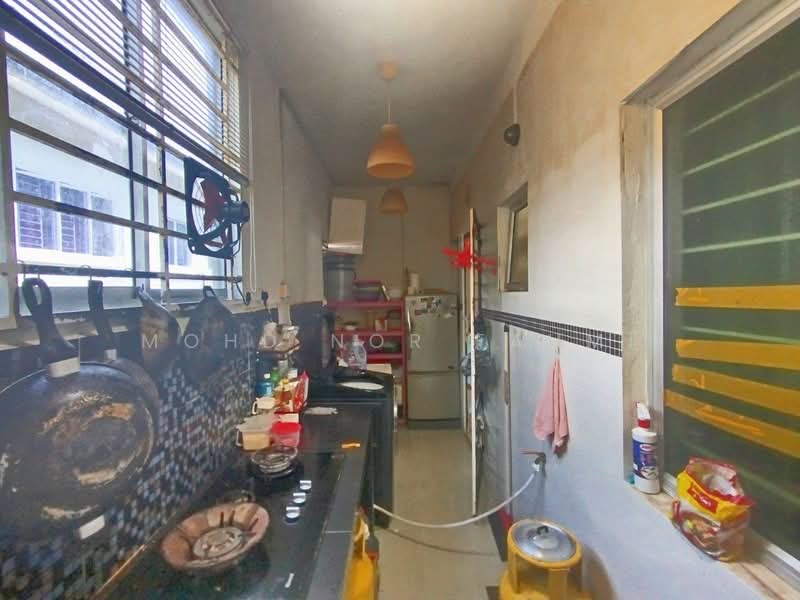 2-storey Terraced House for Sale in Bandar Putra Permai (Seri Kembangan) - Mohd Nor Fahmi - Kitchen - PropertyGuru.com.my