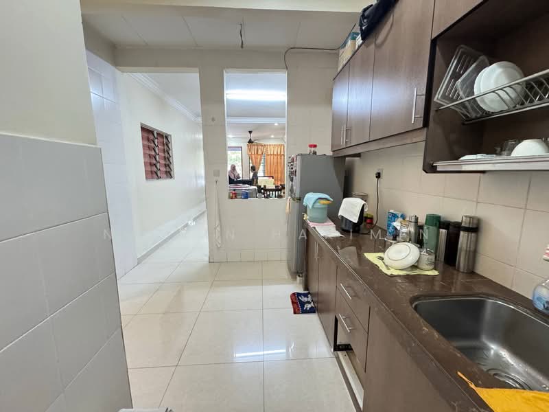 2-storey Terraced House for Sale in Bandar Bukit Raja (Klang) - Nazrin Hakimin - Kitchen - PropertyGuru.com.my