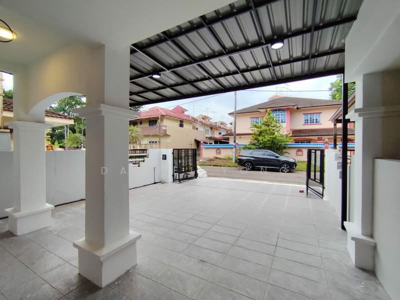 Rumah Teres 2-Tingkat untuk Dijual di Bandar Putra (Kulai) - Daniel Yong - Exterior - PropertyGuru.com.my